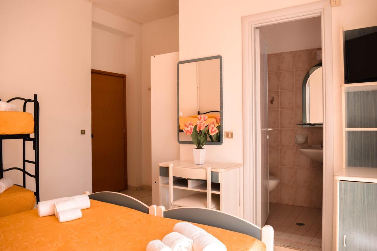 Hotel Zeus Cervia Exteriör bild