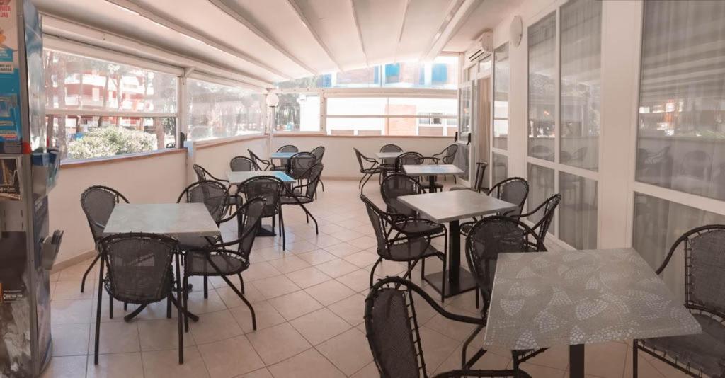 Hotel Zeus Cervia Exteriör bild