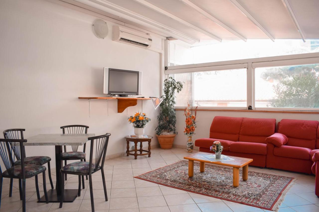 Hotel Zeus Cervia Exteriör bild